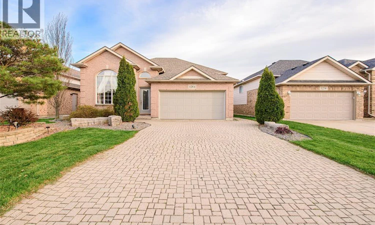 1264 Imperial Crescent