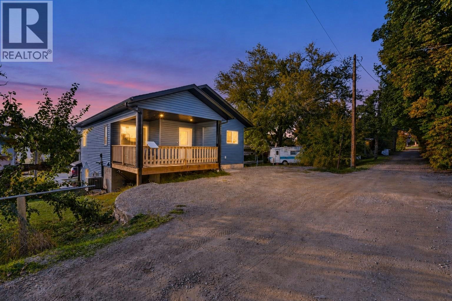 220 N 6th Avenue, Creston, BC, V0B 1G3