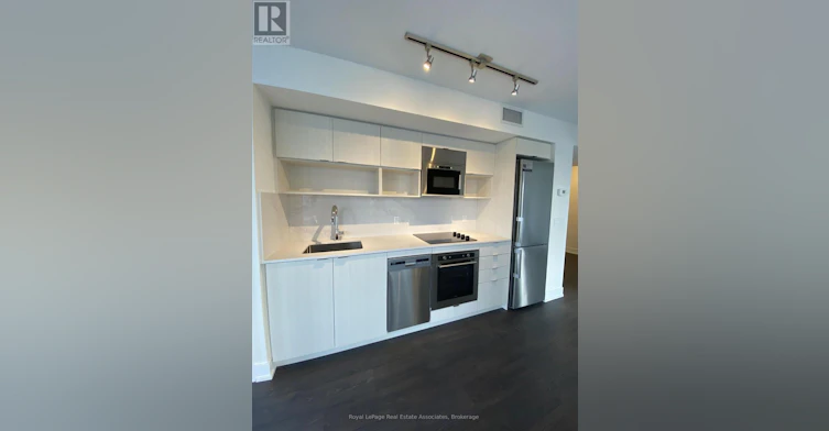 702-7 Mabelle Avenue, Toronto, ON, M5T 0C9 - 4