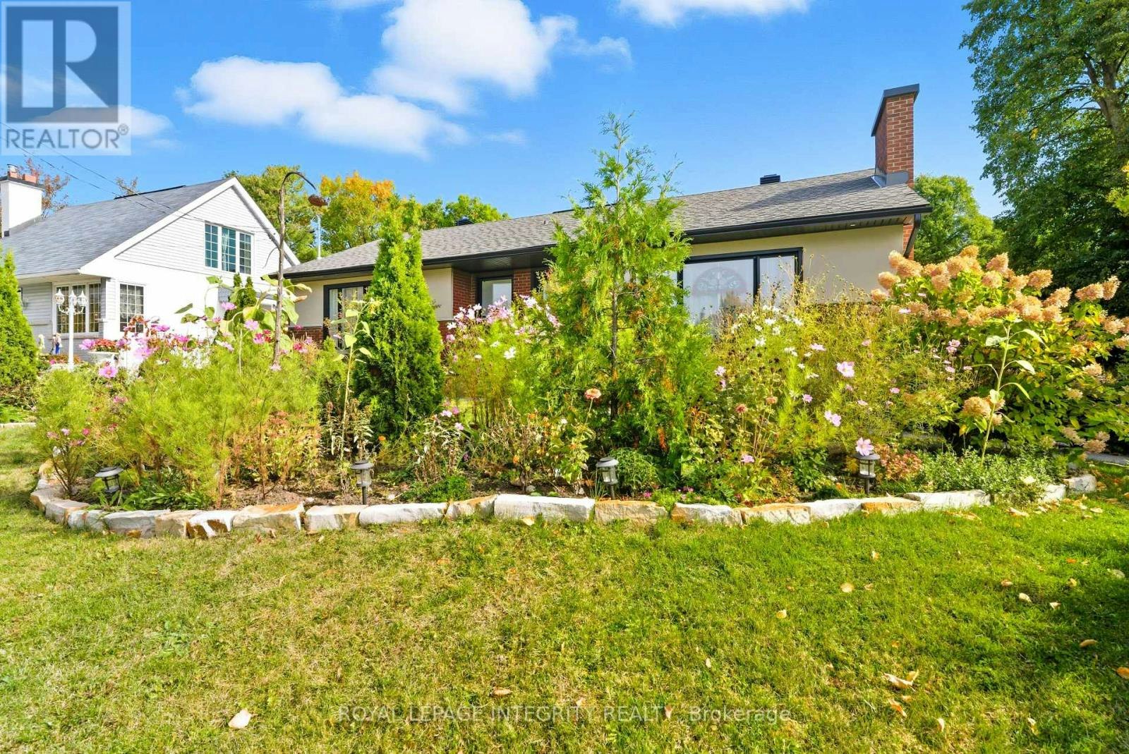 2461 Alta Vista Drive, Ottawa, ON, K1H 7M9 - 5