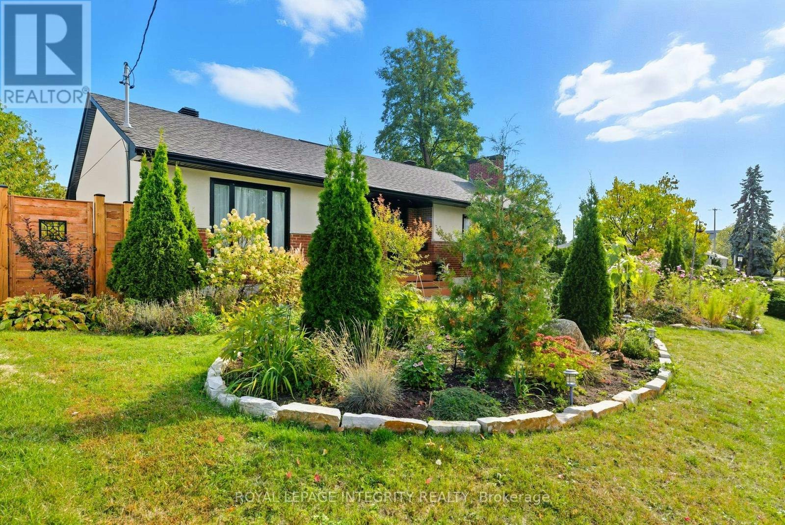 2461 Alta Vista Drive, Ottawa, ON, K1H 7M9 - 6
