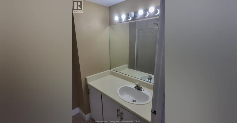1604-380 Pelissier Street, Windsor, ON, N9A 6V7 - 21