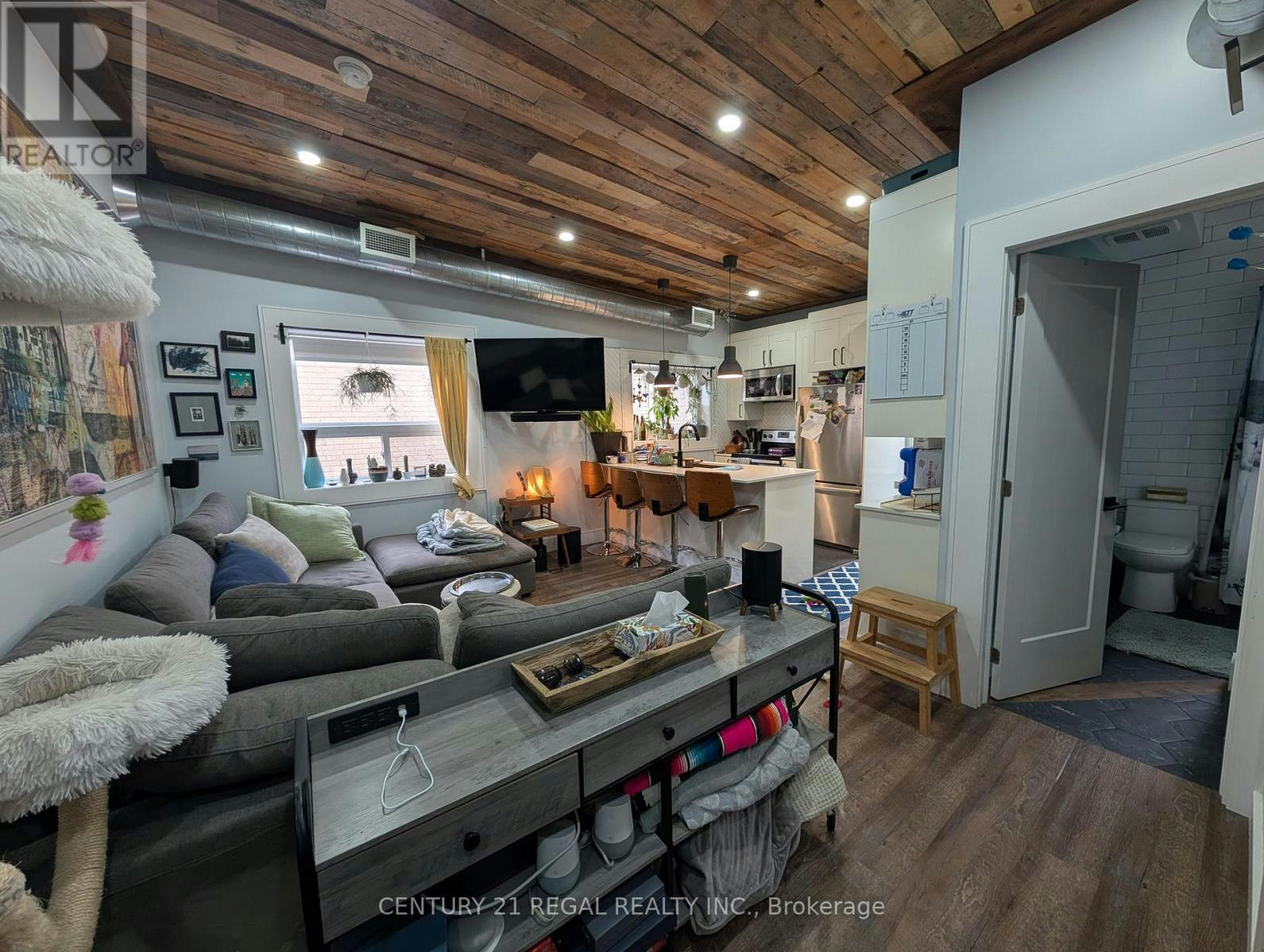 2-923 Kingston Road, Toronto, ON, M4E 1S6 - 3