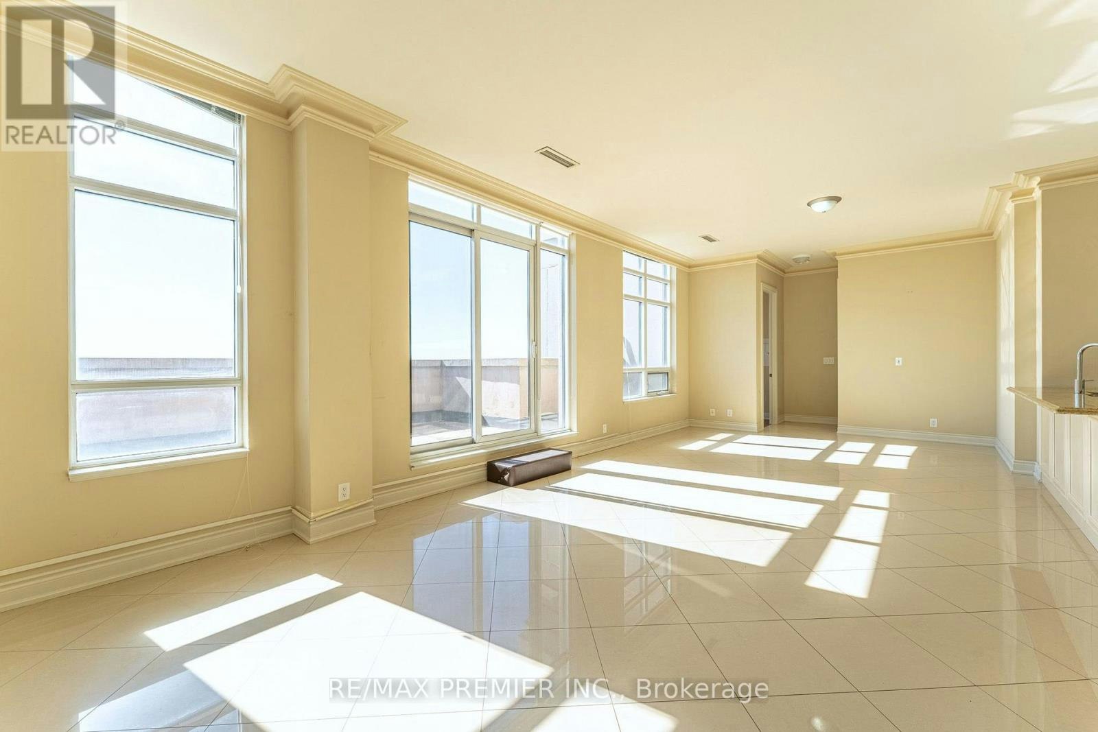 PH04-9235 Jane Street, Vaughan, ON, L6A 0J8 - 3