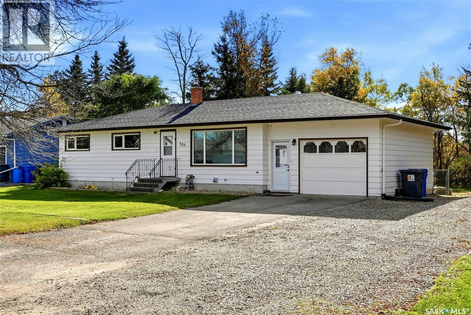 305 1st Avenue NW, Ituna, SK, S0A 1N0