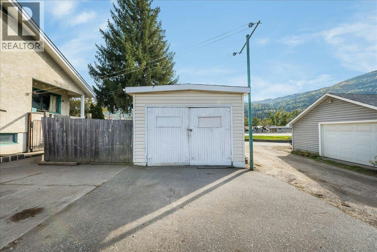1396 Second Avenue, Trail, BC, V1R 1L9 - 31