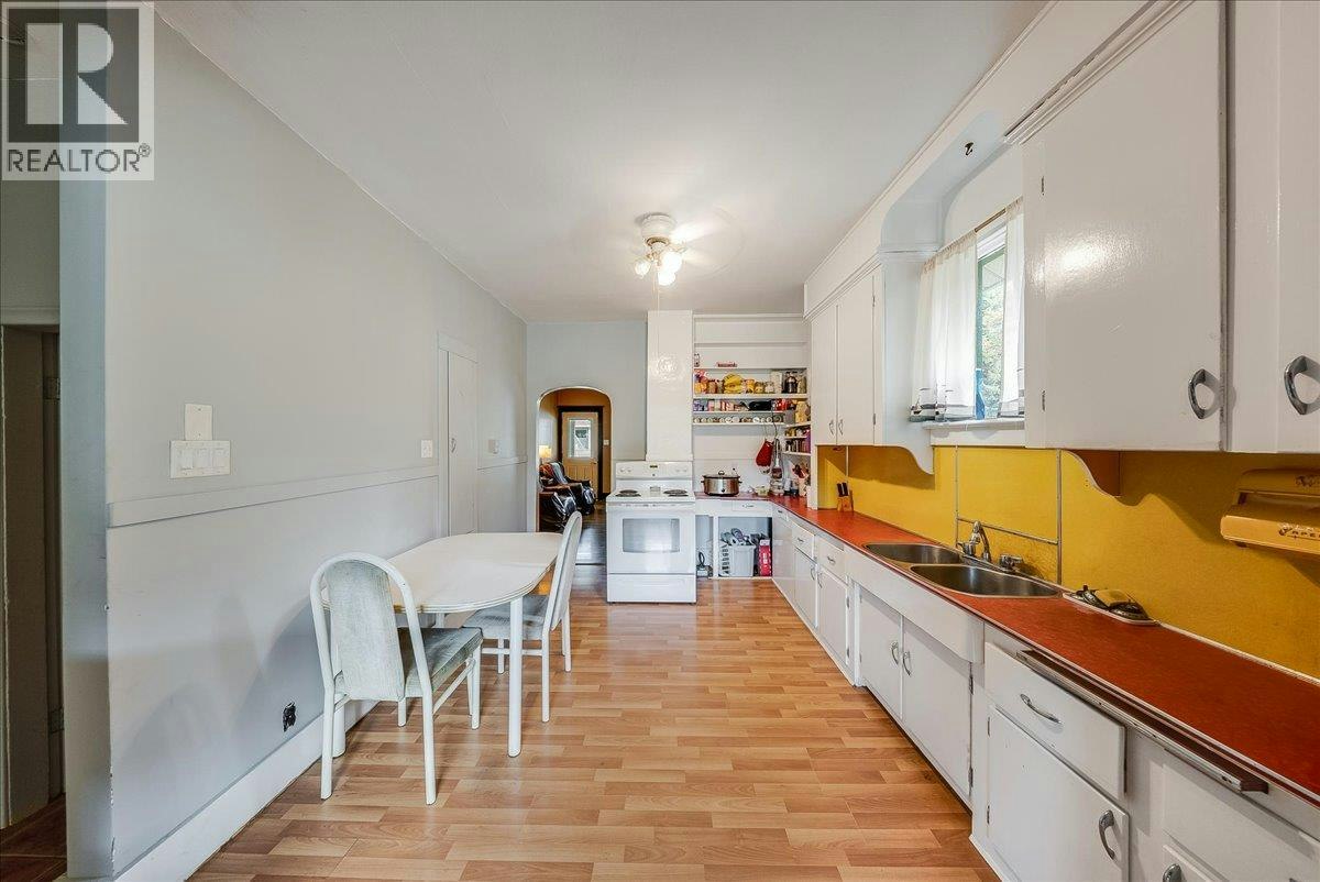 1396 Second Avenue, Trail, BC, V1R 1L9 - 11