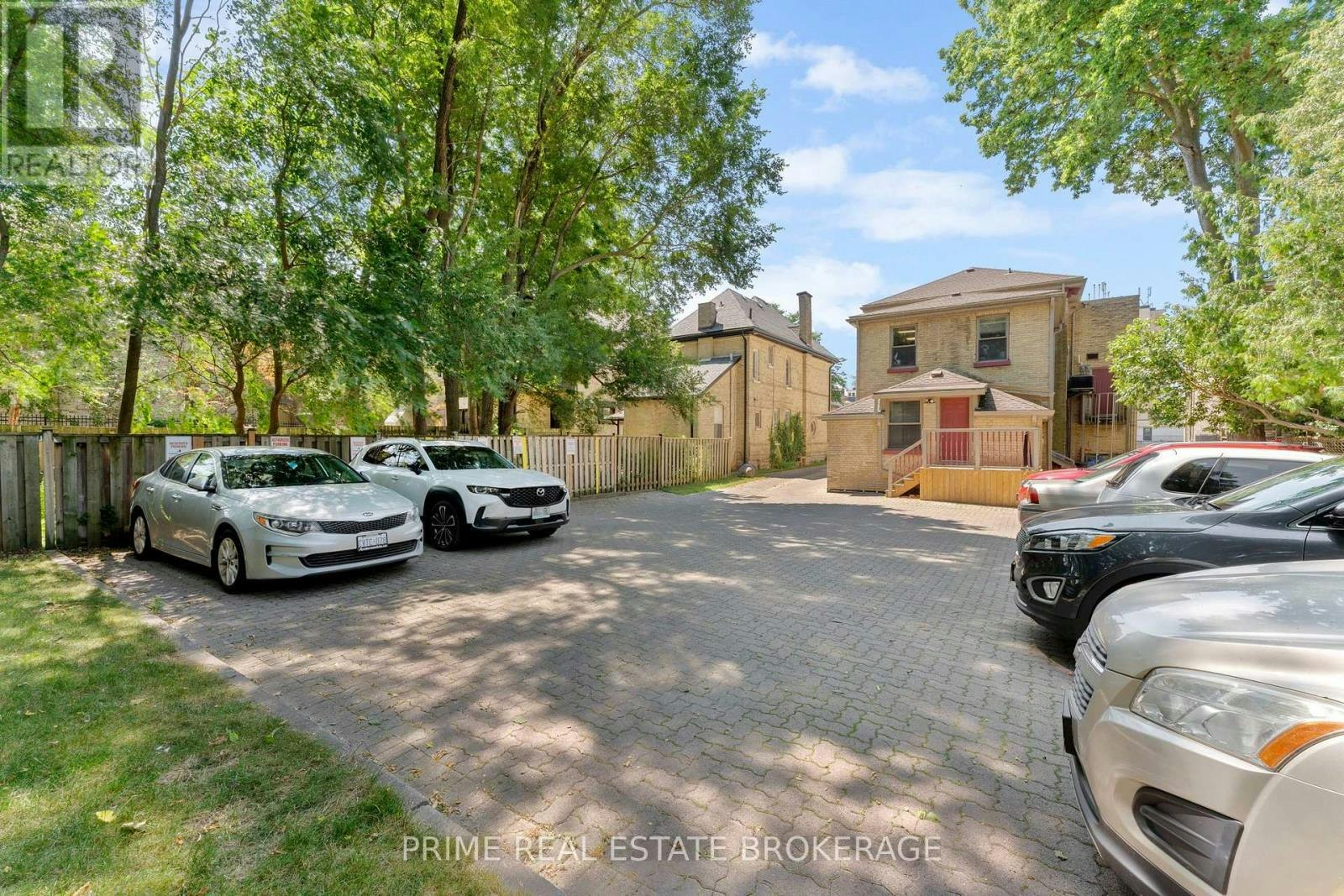B02-580 Waterloo Street, London, ON, N6B 2P9 2