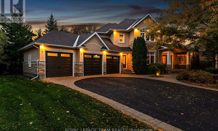 418 Lockmaster Crescent
