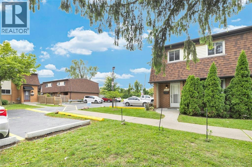 6214 Thornberry, Windsor, ON, N8T 3A3