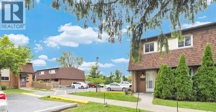 6214 Thornberry, Windsor, ON, N8T 3A3