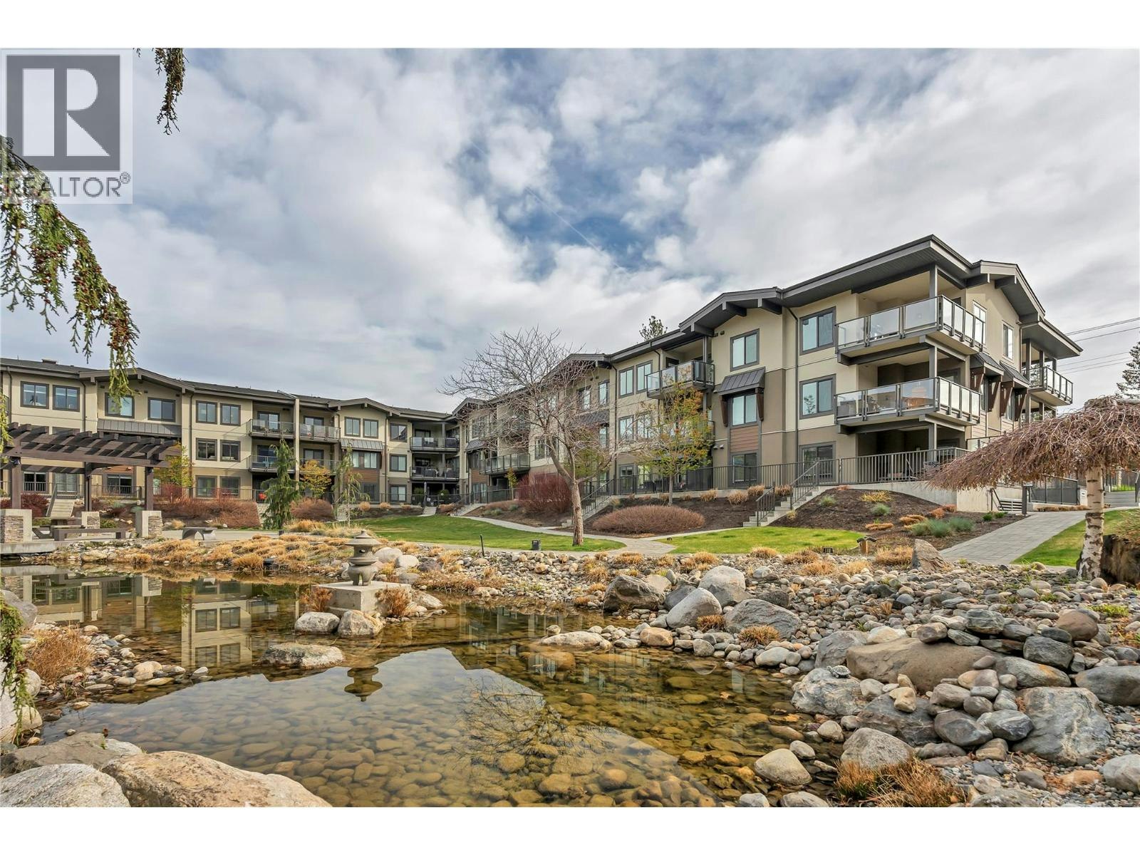 210-4380 Lakeshore Road, Kelowna, BC, V1W 5N3