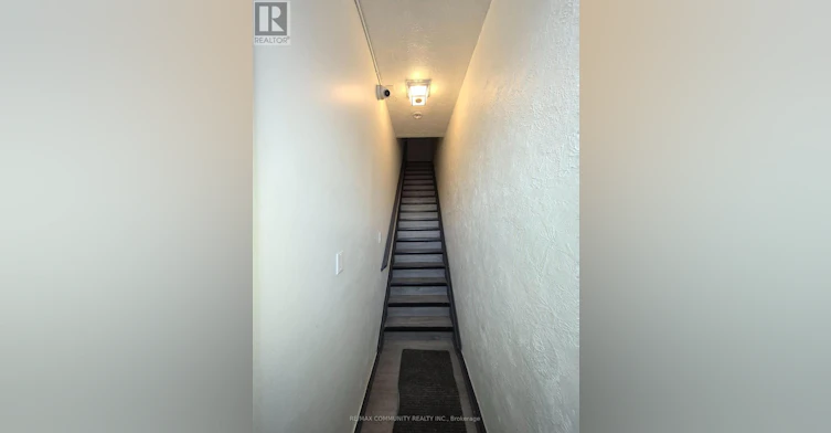 636 Vaughan Road, Toronto, ON, M6E 2Y3 - 4