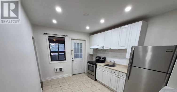 636 Vaughan Road, Toronto, ON, M6E 2Y3 - 8