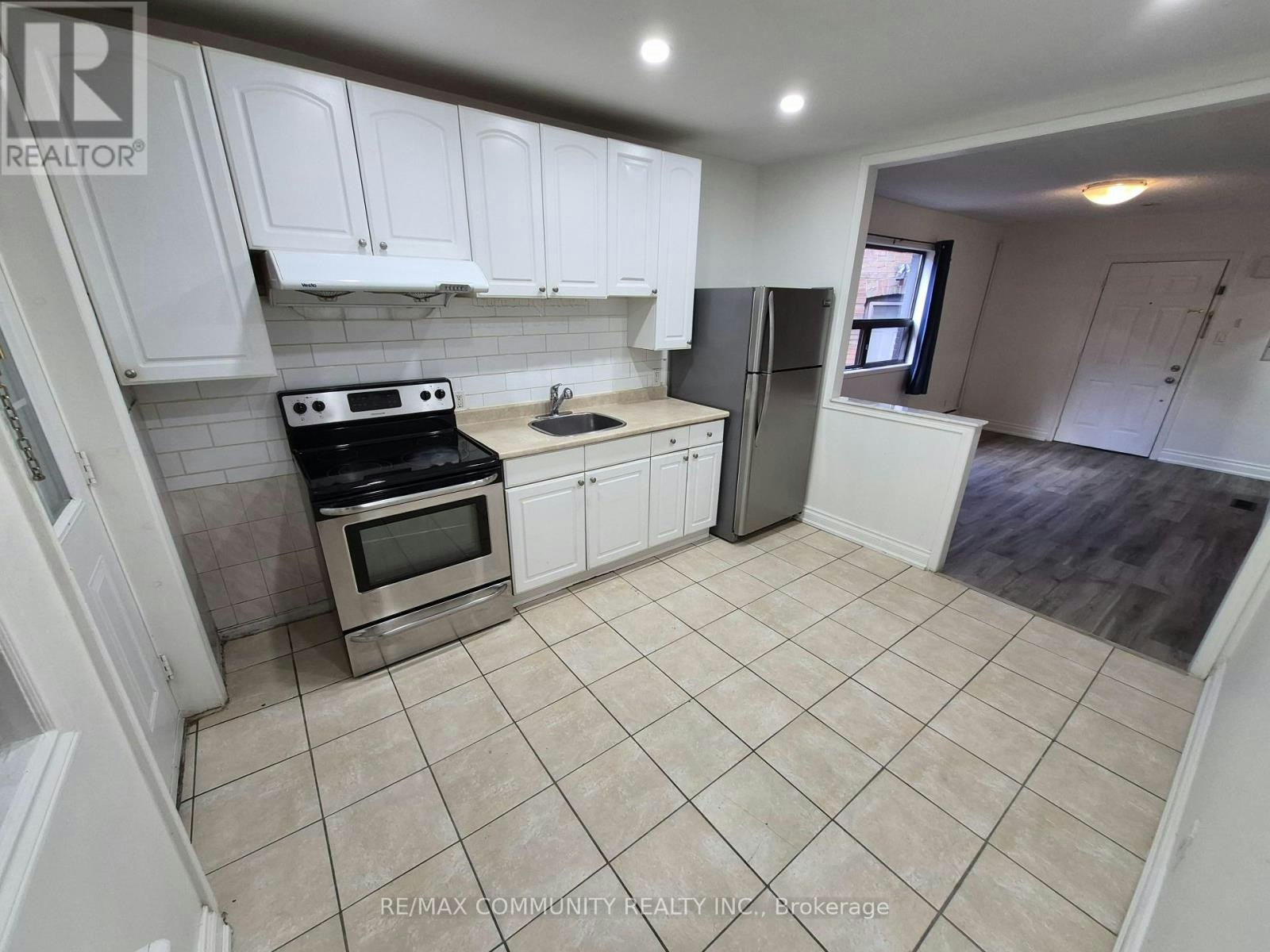 636 Vaughan Road, Toronto, ON, M6E 2Y3
