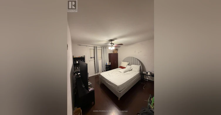 25 Four Leaf Drive, Toronto, ON, M9V 1M7 - 9