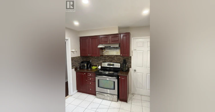 25 Four Leaf Drive, Toronto, ON, M9V 1M7 - 4