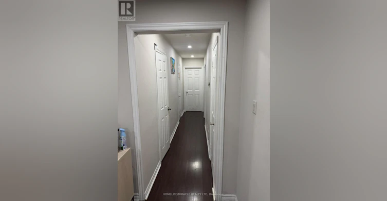 25 Four Leaf Drive, Toronto, ON, M9V 1M7 - 5