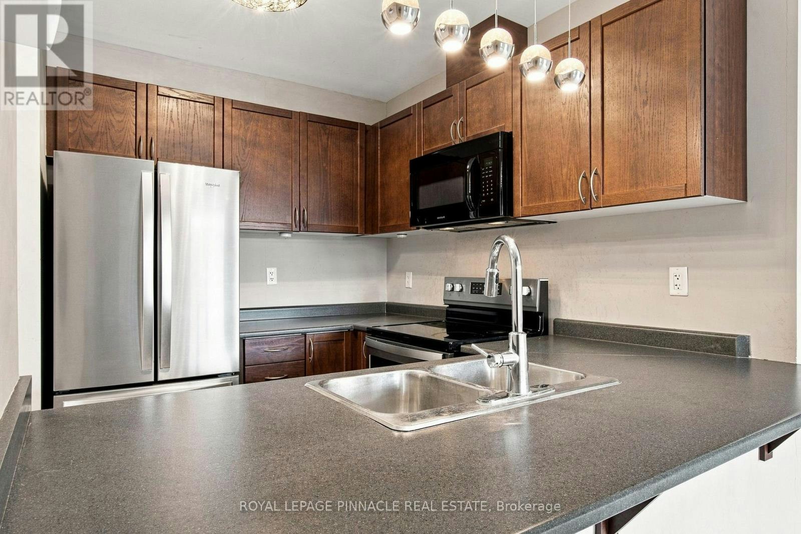 201-2 Colonial Drive, Guelph, ON, N1L 0K8 - 6