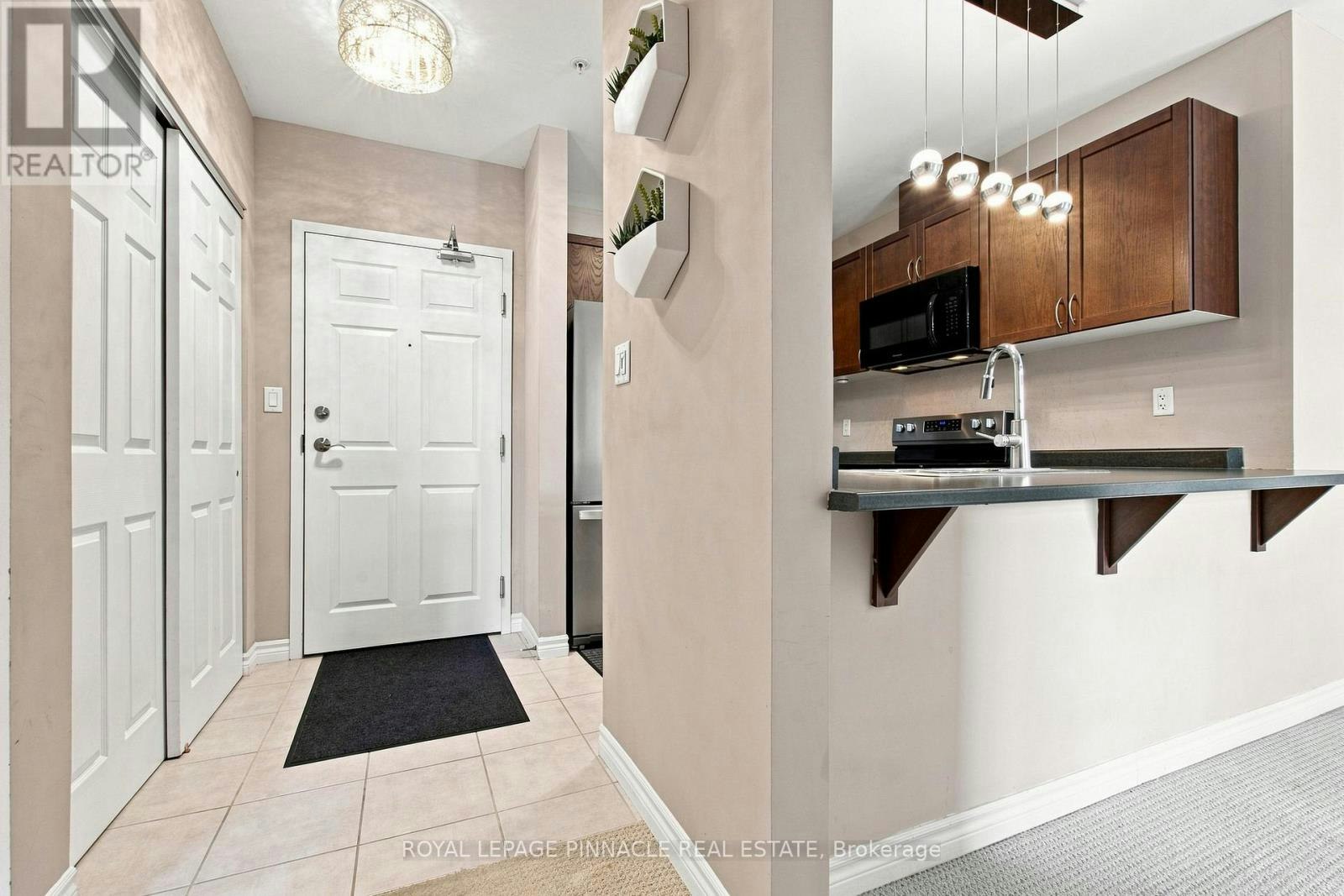 201-2 Colonial Drive, Guelph, ON, N1L 0K8 - 5