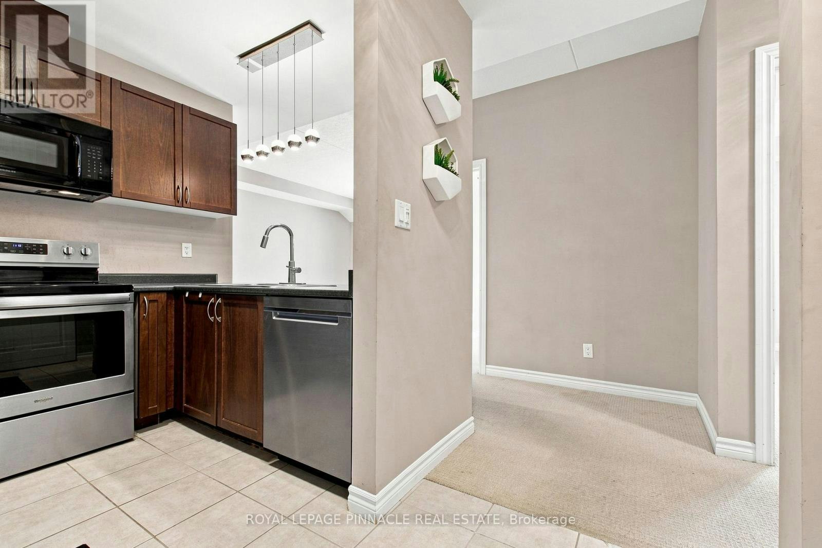 201-2 Colonial Drive, Guelph, ON, N1L 0K8 - 7
