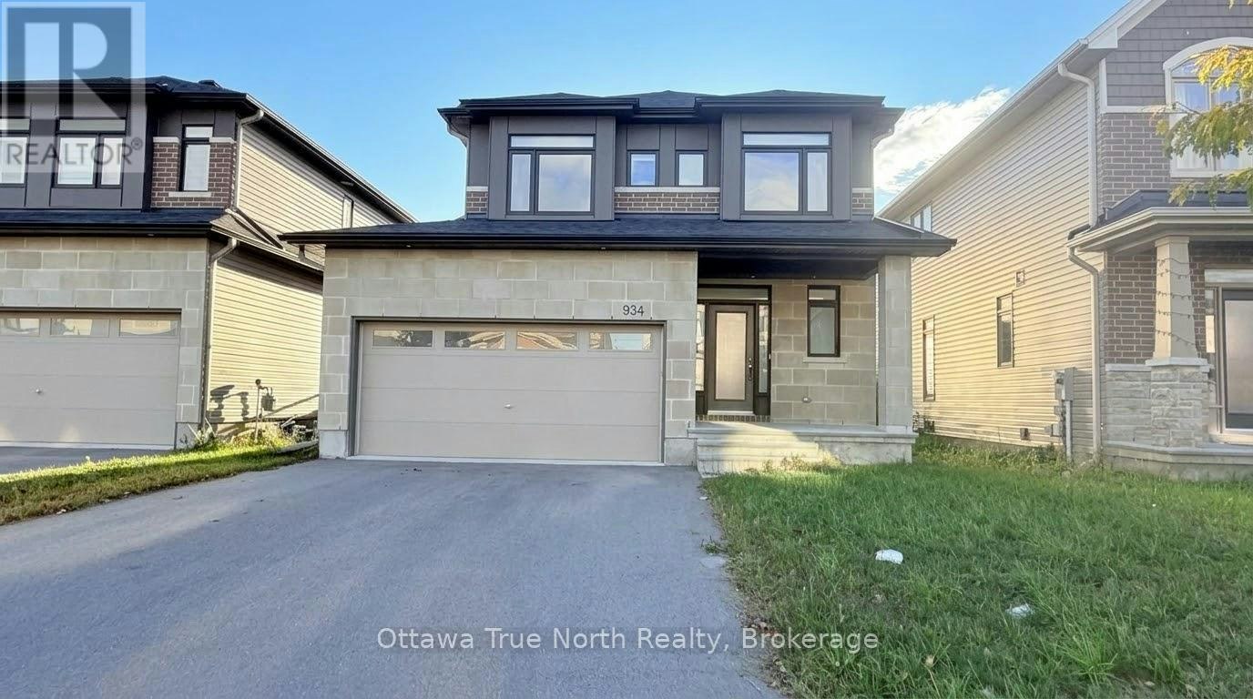 934 Embankment Street, Ottawa, ON, K2S 2P6 2