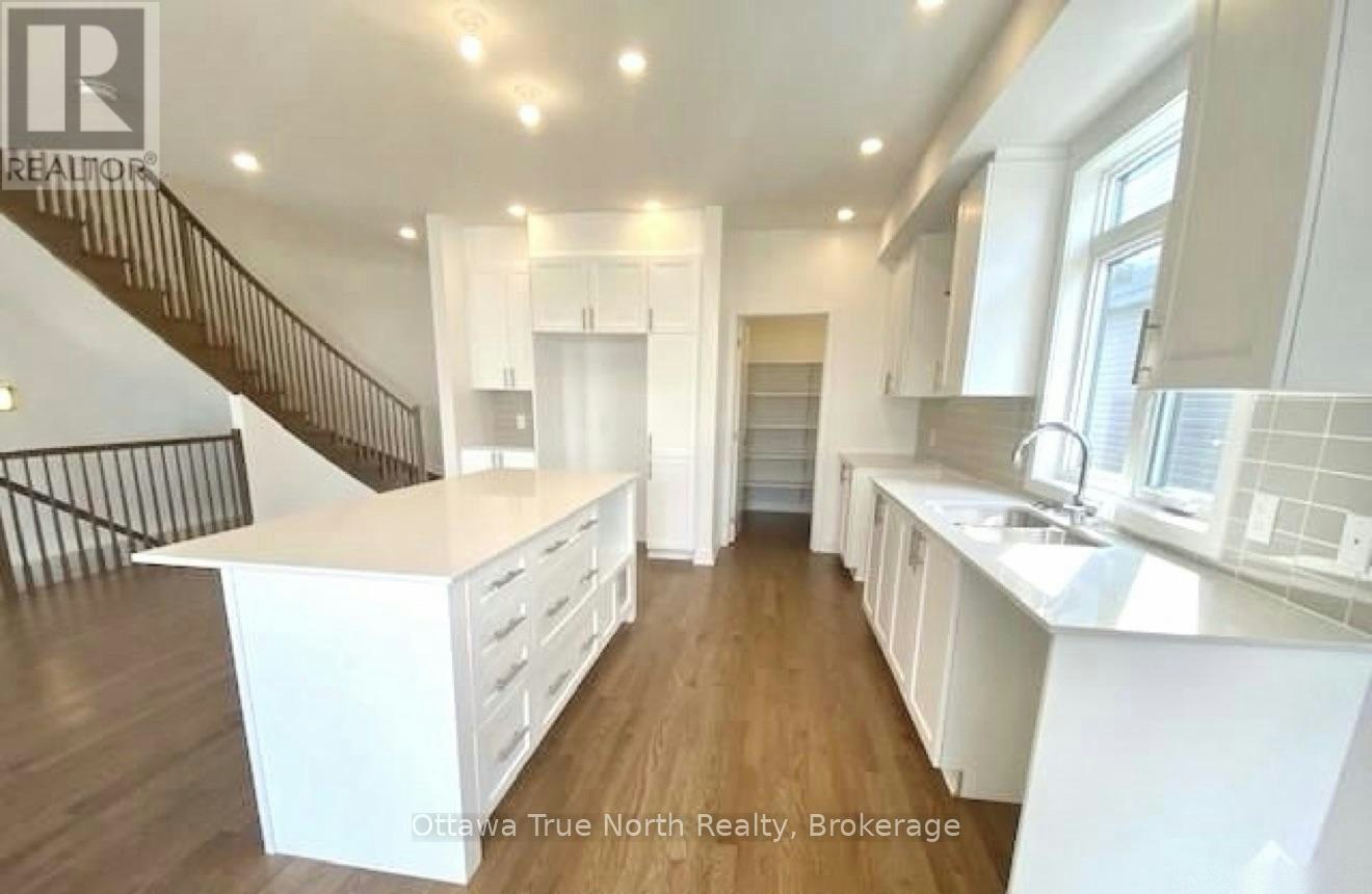 934 Embankment Street, Ottawa, ON, K2S 2P6 - 8