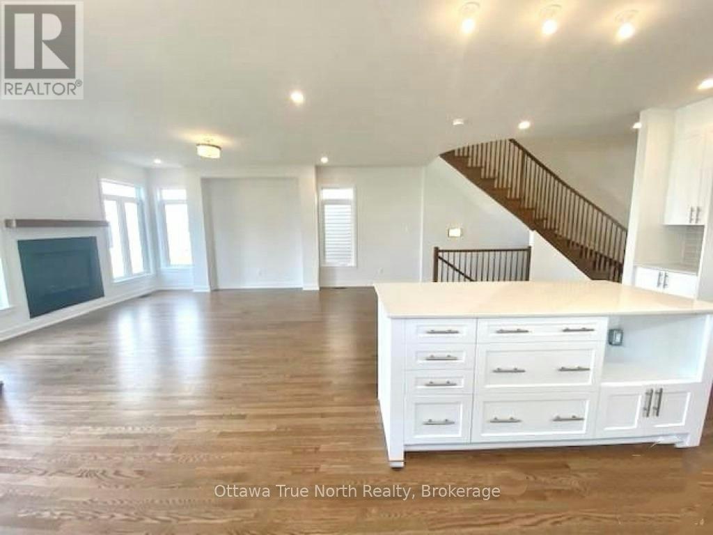 934 Embankment Street, Ottawa, ON, K2S 2P6 - 6