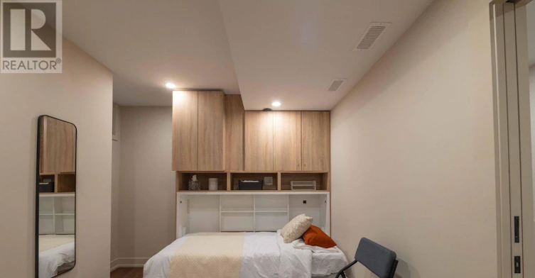 B-23 Ross Street, Toronto, ON, M5T 1Z8 - 8