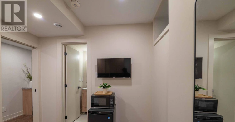 B-23 Ross Street, Toronto, ON, M5T 1Z8 - 6