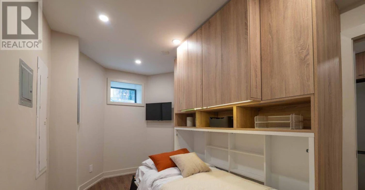 B-23 Ross Street, Toronto, ON, M5T 1Z8 - 9