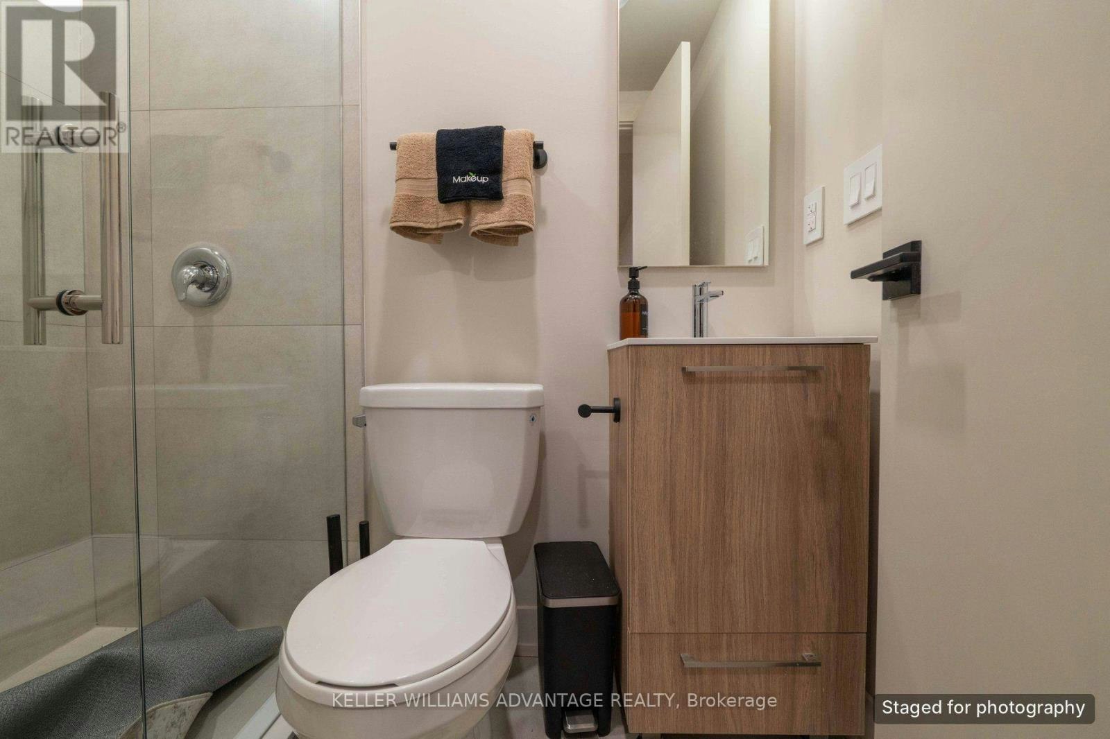 B-23 Ross Street, Toronto, ON, M5T 1Z8 - 10