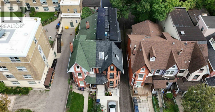 B-23 Ross Street, Toronto, ON, M5T 1Z8 - 2