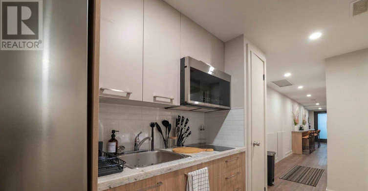 B-23 Ross Street, Toronto, ON, M5T 1Z8 - 4