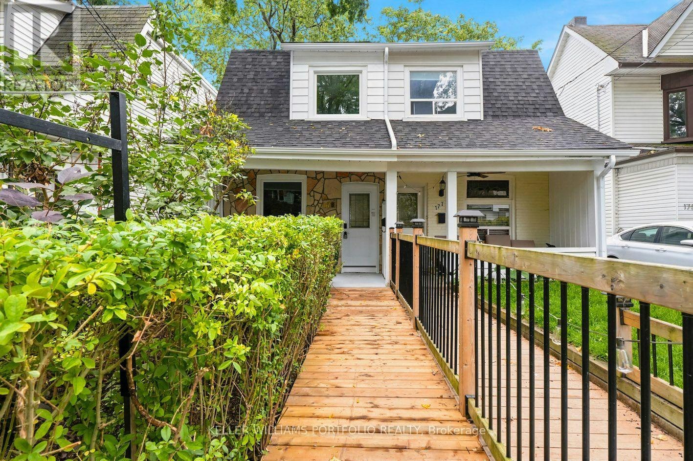 179 Oakcrest Avenue, Toronto, ON, M4C 1B8