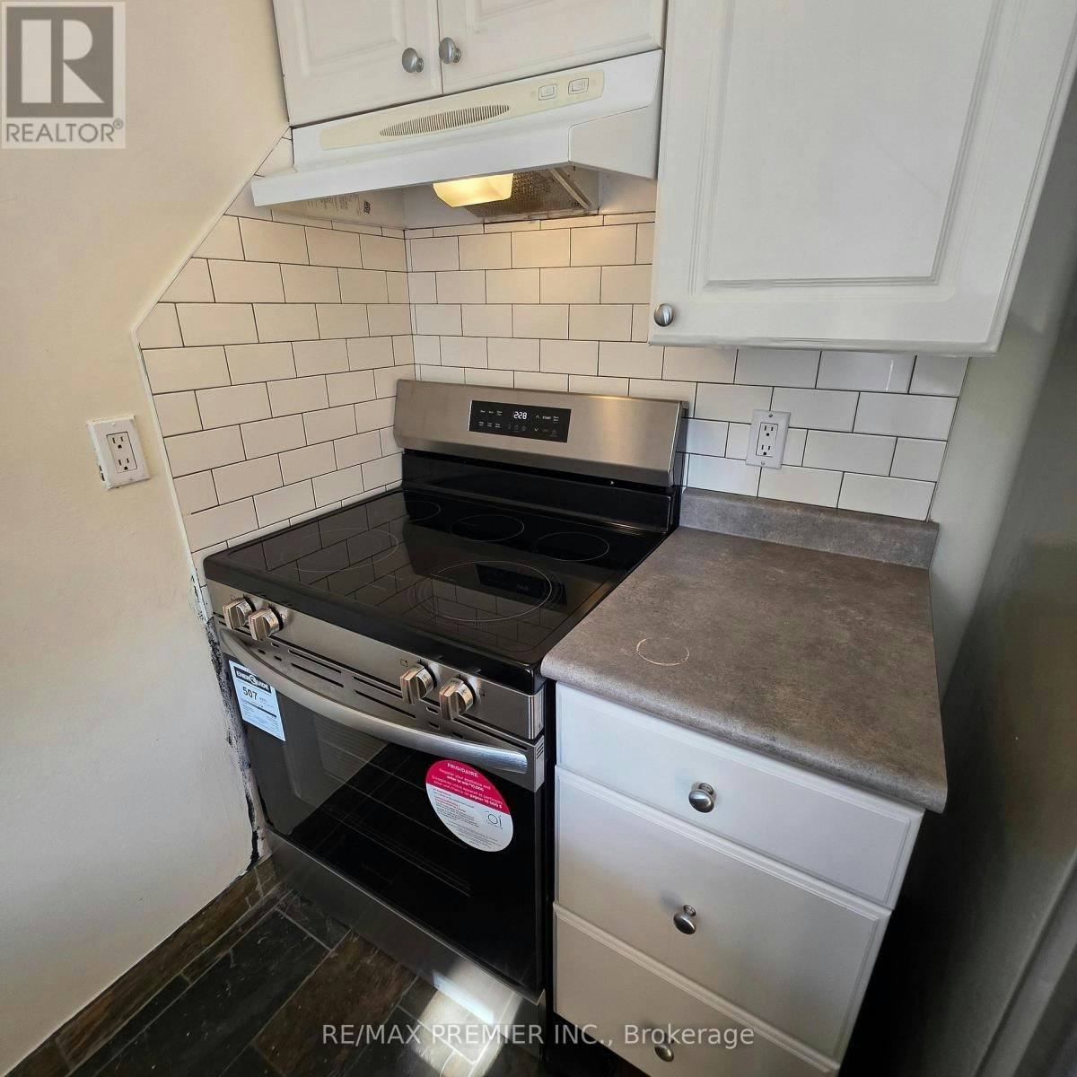 103-1487 King Upper Street, Toronto, ON, M6K 1J4 - 9
