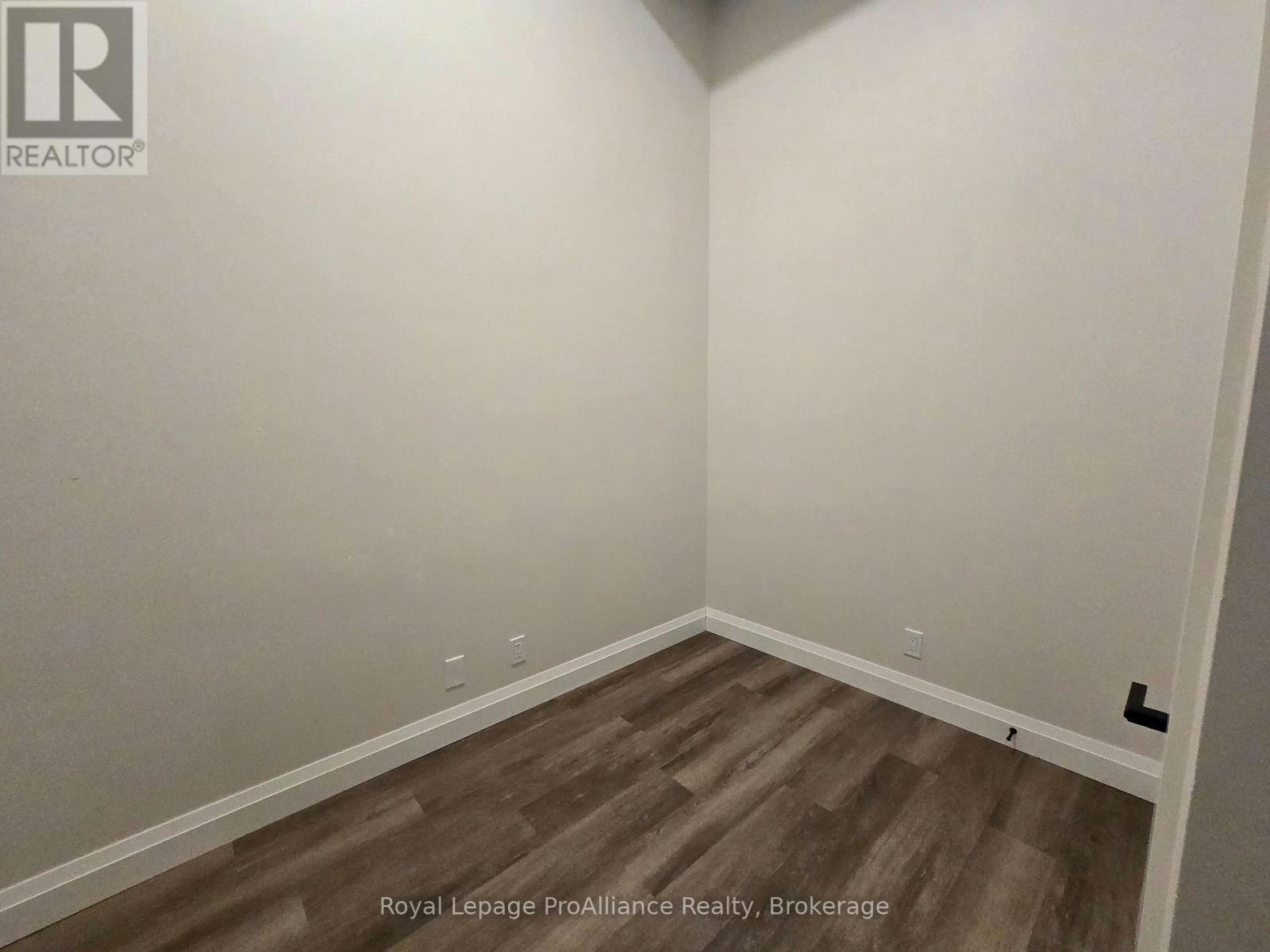 1-261 Front Street, Belleville, ON, K8N 2Z6 - 2