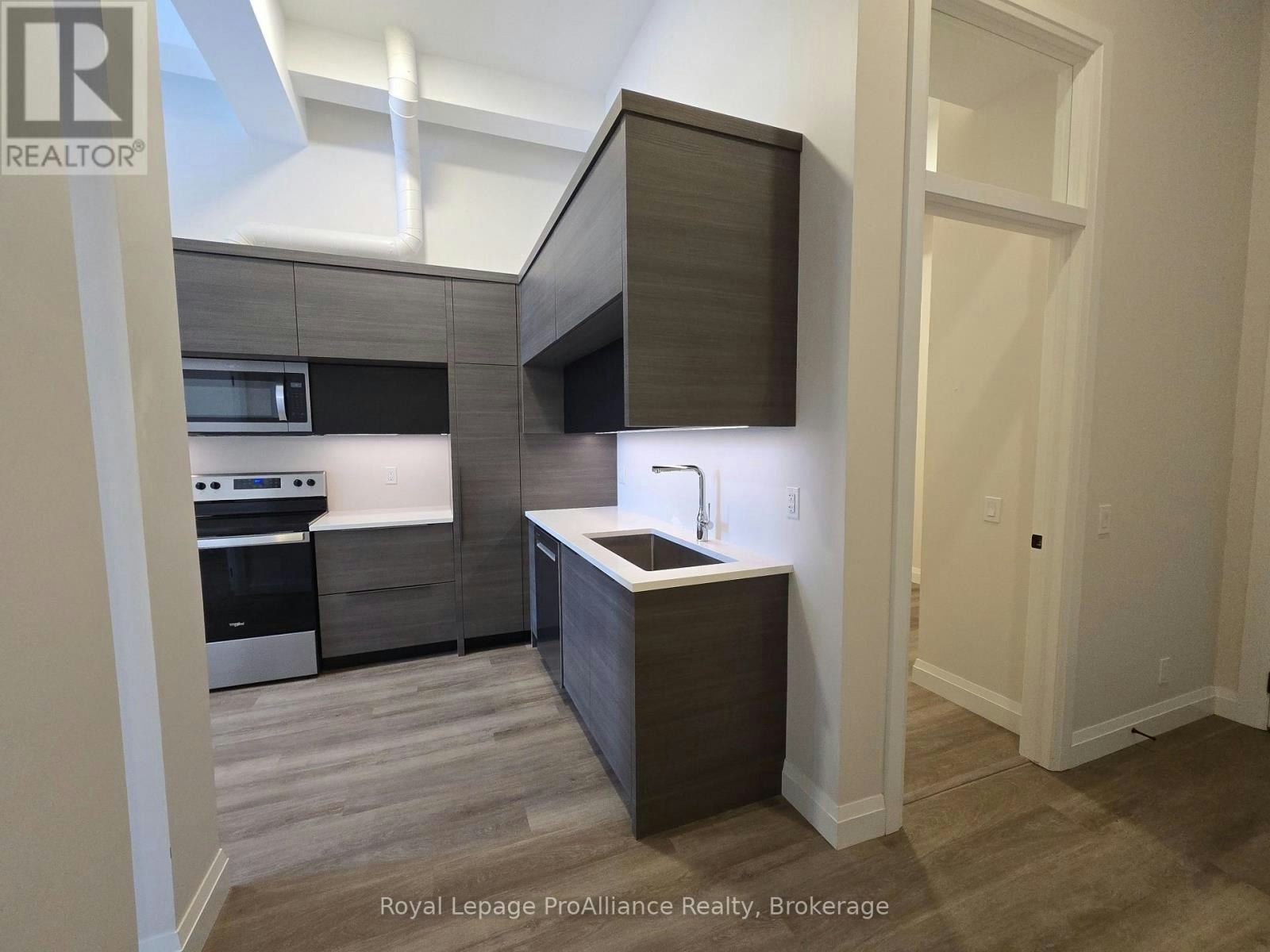 1-261 Front Street, Belleville, ON, K8N 2Z6 - 3