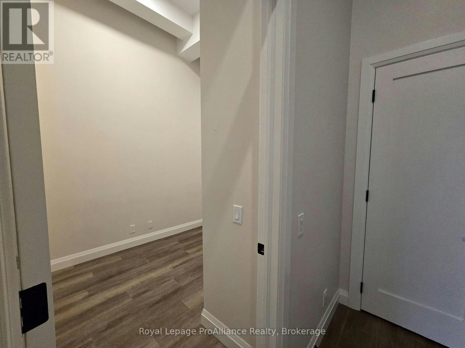 1-261 Front Street, Belleville, ON, K8N 2Z6