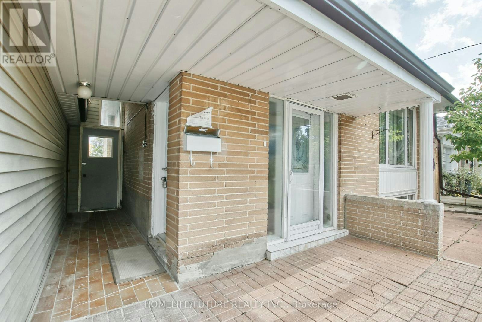 BSMT-115 Lowcrest Boulevard, Toronto, ON, M1T 1K7 - 2