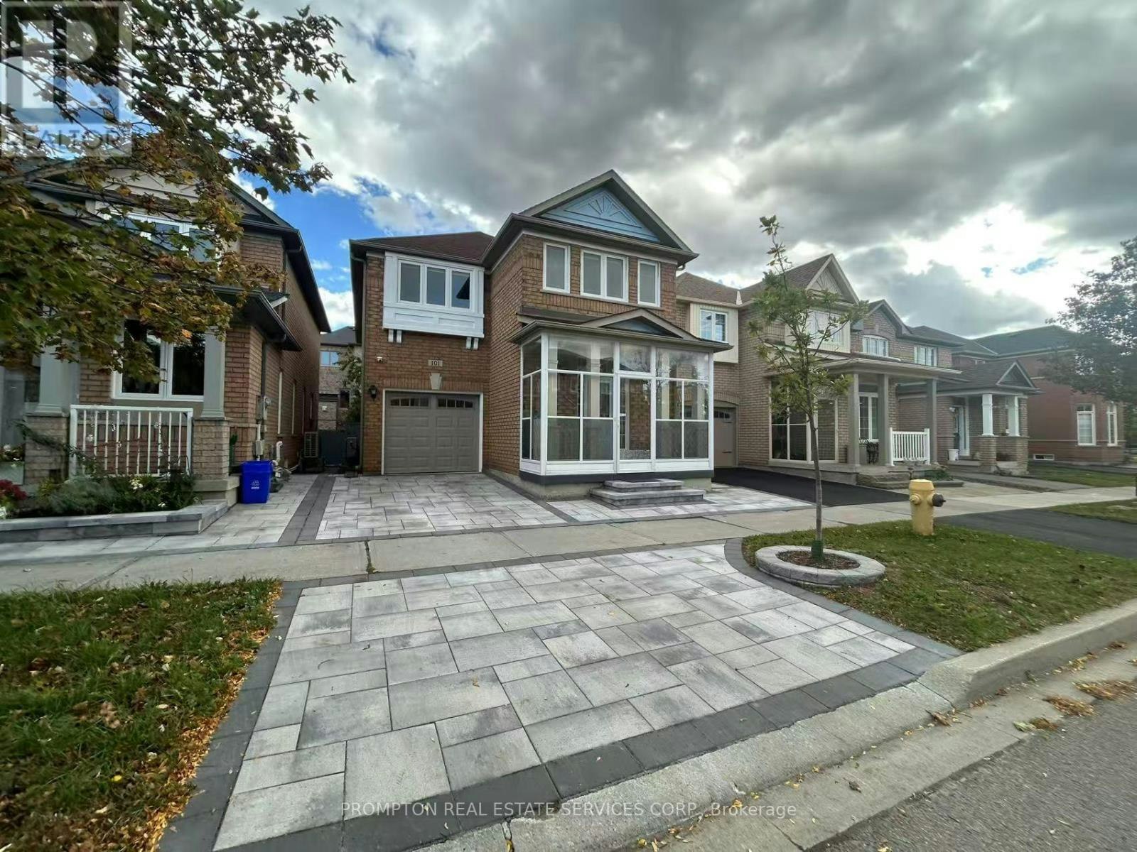 101 Madison Heights Boulevard, Markham, ON, L6C 2E3 1