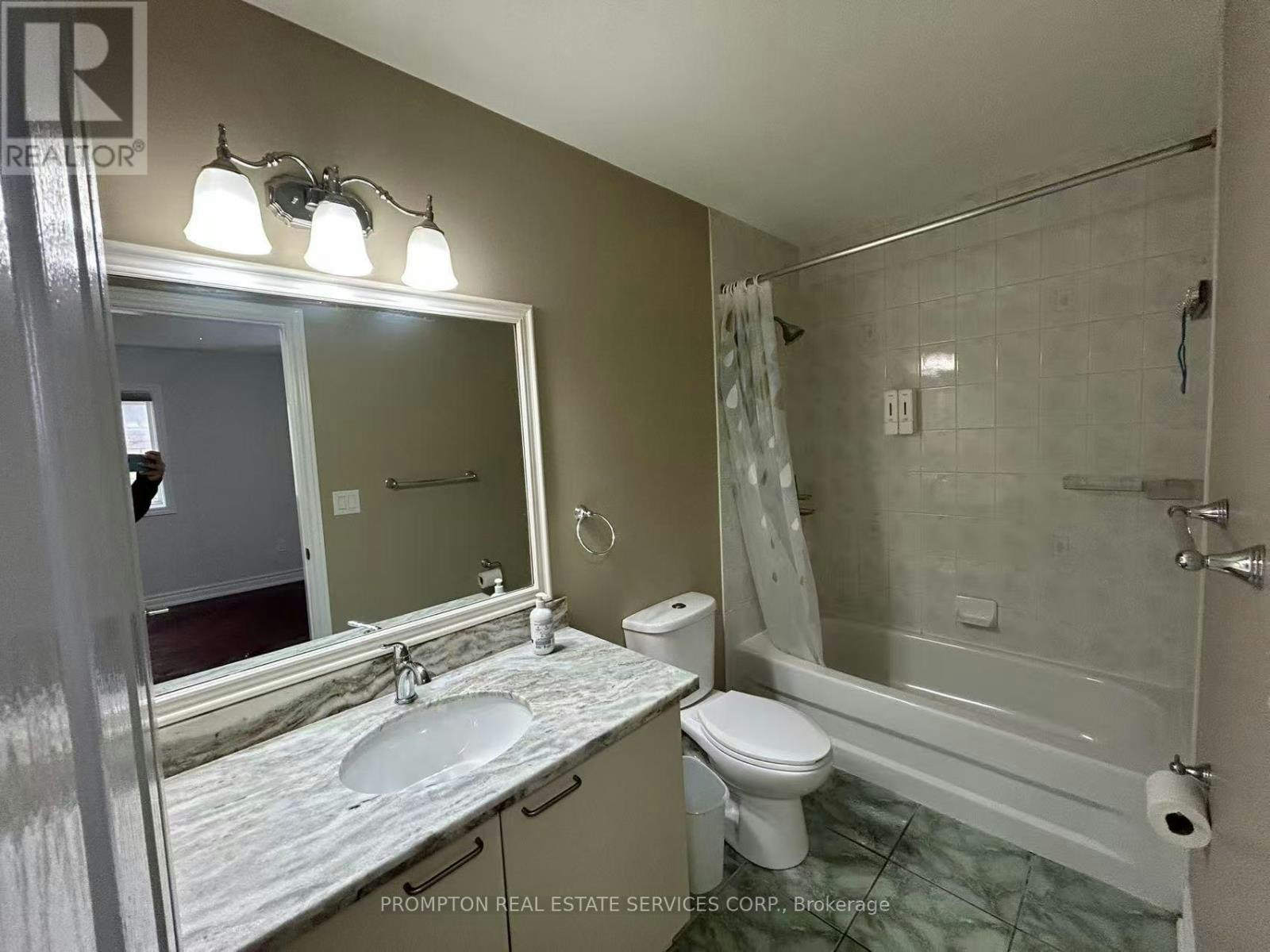 101 Madison Heights Boulevard, Markham, ON, L6C 2E3 - 29