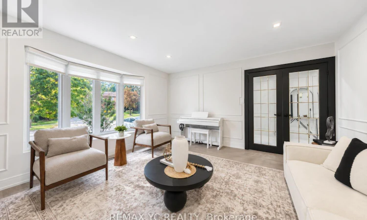 4 Simmons Crescent
