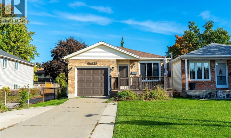 1279 Thistledown Avenue