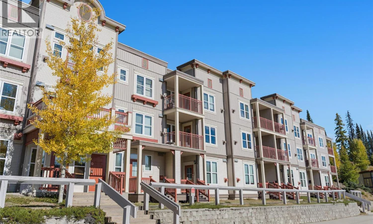 204-9802 Silver Star Road