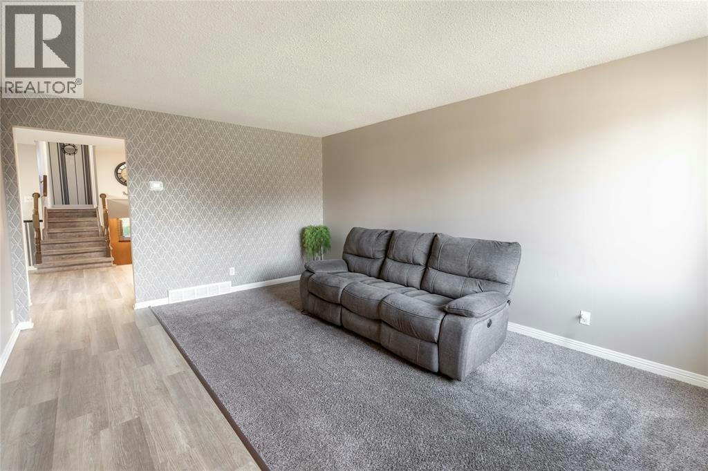 1279 Thistledown Avenue, Sarnia, ON, N7S 5A8 - 4