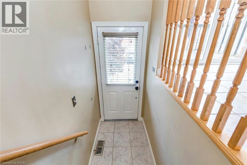 51-1751 Lampman Avenue, Burlington, ON, L7L 6W3 - 3
