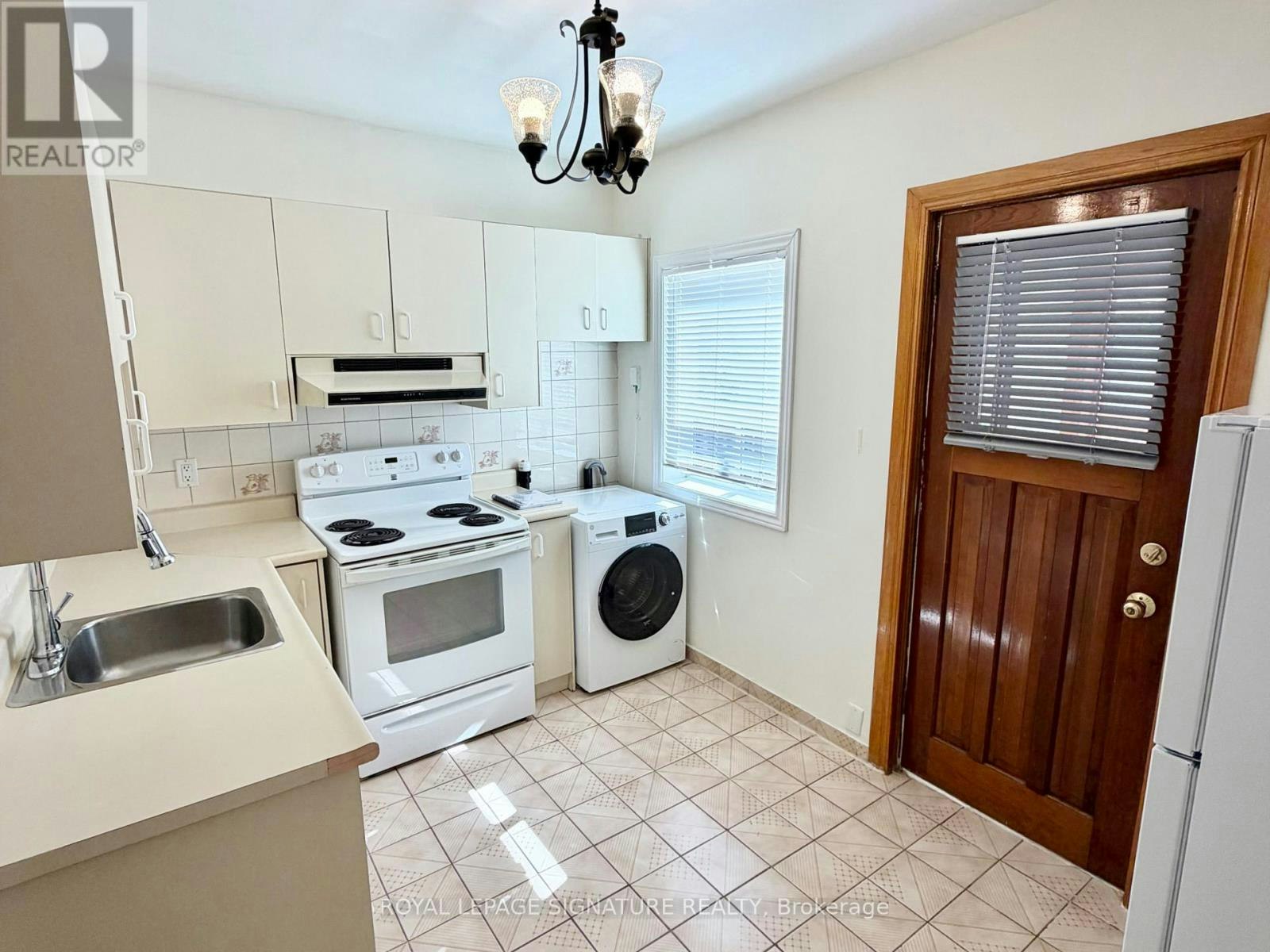 2ND FLR-455 B Danforth Avenue, Toronto, ON, M4K 1P1 - 3