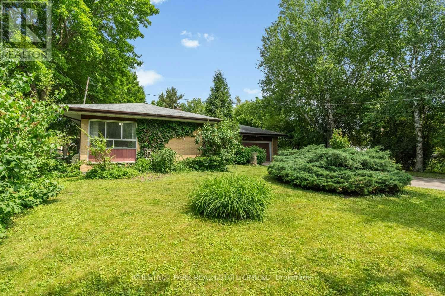 2 Gallacher Avenue, Richmond Hill, ON, L4E 2W9