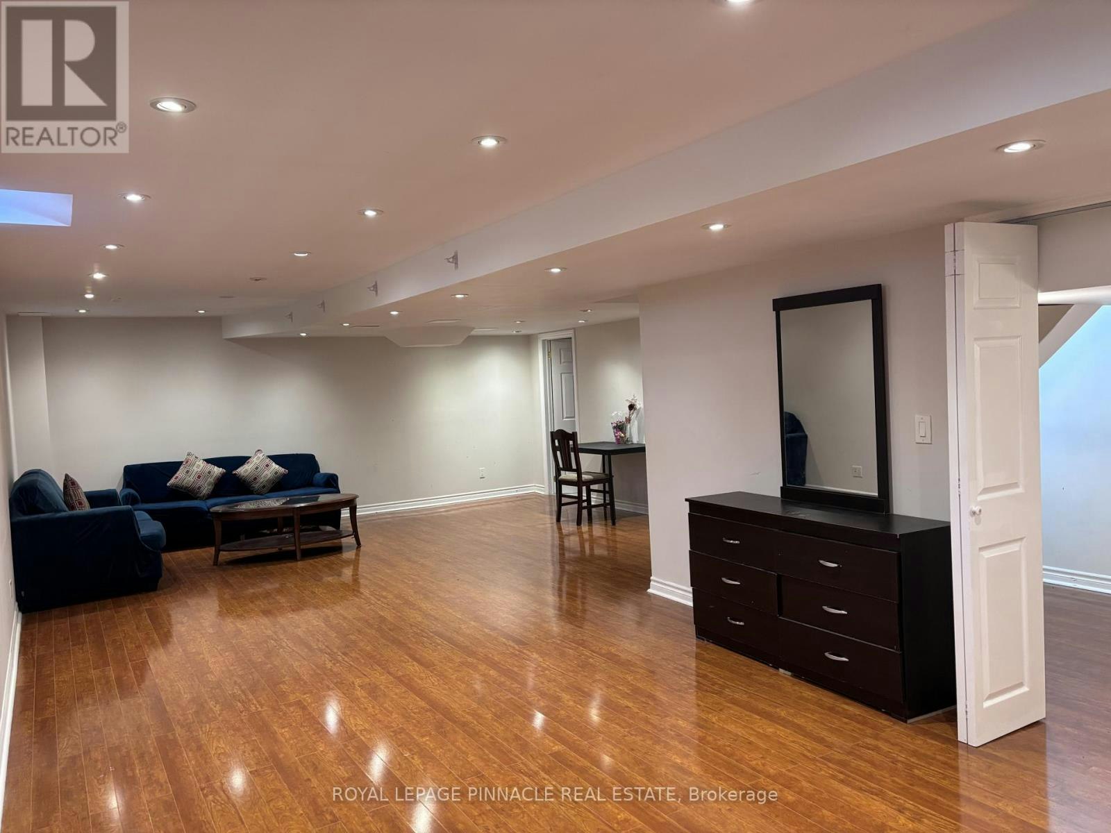 BSMT-5763 Raftsman Cove, Mississauga, ON, L5M 7B3 2